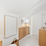 4br Penthouse W Pool & Parking 500m From The