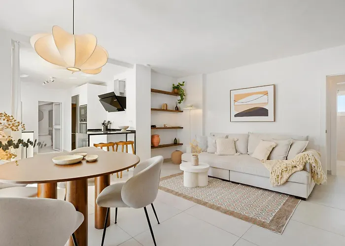 Apartman 4br Penthouse W Pool & Parking 500m From The Marbella