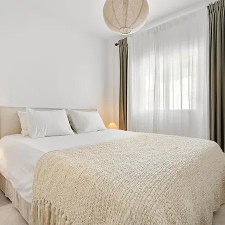 شقة 4br Penthouse W Pool & Parking 500m From The ماربيا