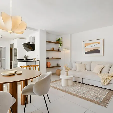 Daire 4br Penthouse W Pool & Parking 500m From The Marbella